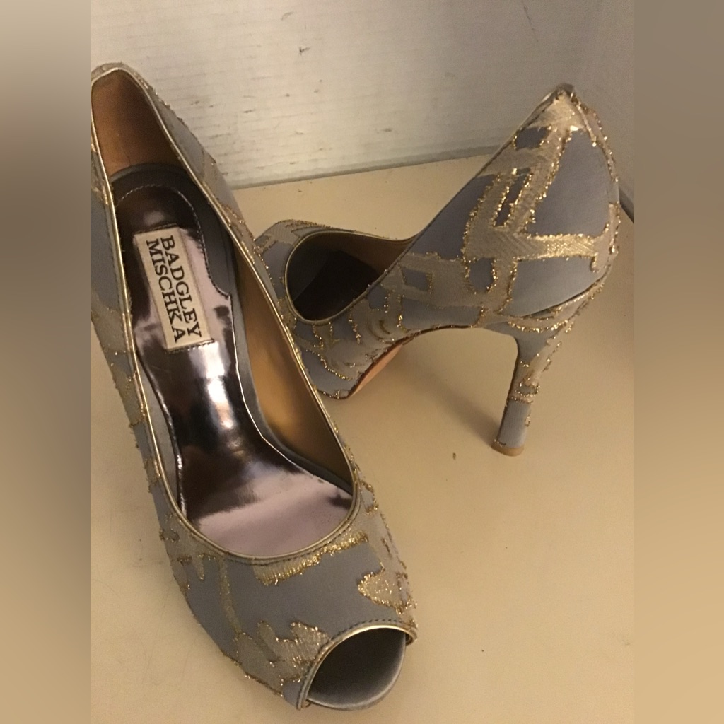 Badgley Mischka Gray And Gold Peep-Toe Heels